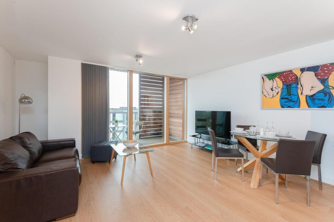 The Vizion Serviced Apartments From Pincott Properties - Free Parking, Private Balcony, And Wifi Мілтон-Кінз Екстер'єр фото