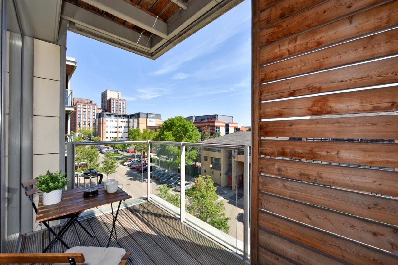 The Vizion Serviced Apartments From Pincott Properties - Free Parking, Private Balcony, And Wifi Мілтон-Кінз Екстер'єр фото