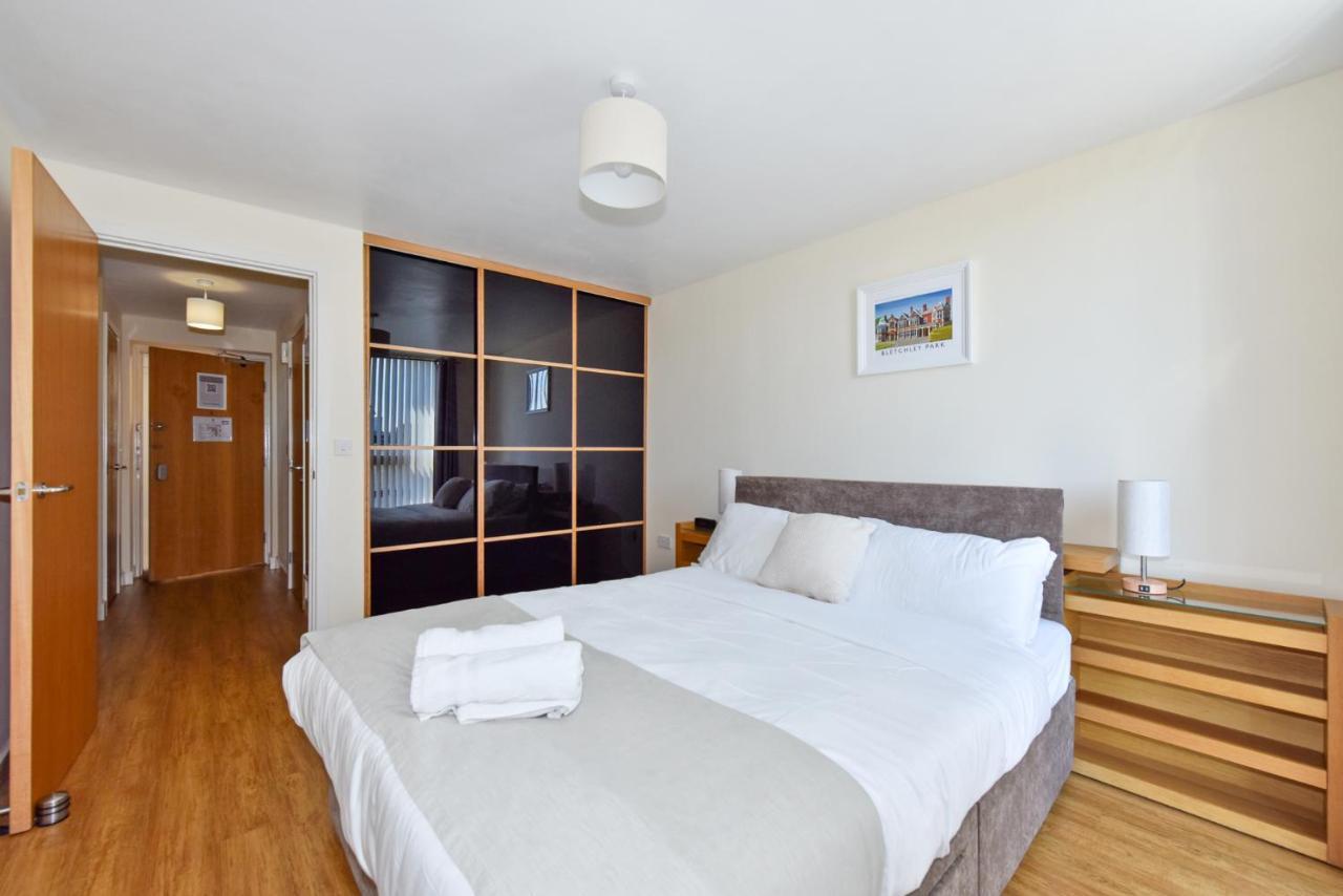 The Vizion Serviced Apartments From Pincott Properties - Free Parking, Private Balcony, And Wifi Мілтон-Кінз Екстер'єр фото