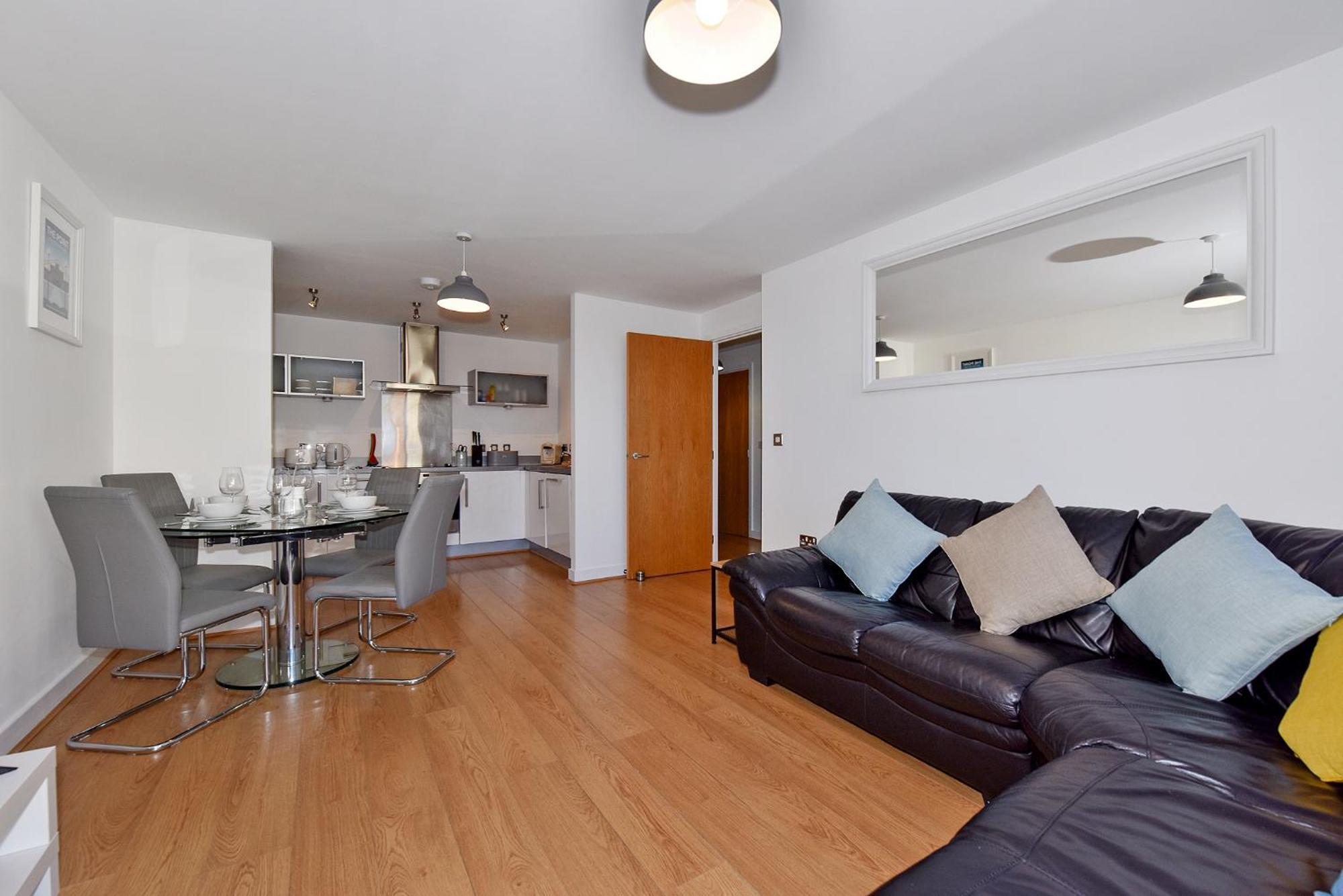 The Vizion Serviced Apartments From Pincott Properties - Free Parking, Private Balcony, And Wifi Мілтон-Кінз Екстер'єр фото