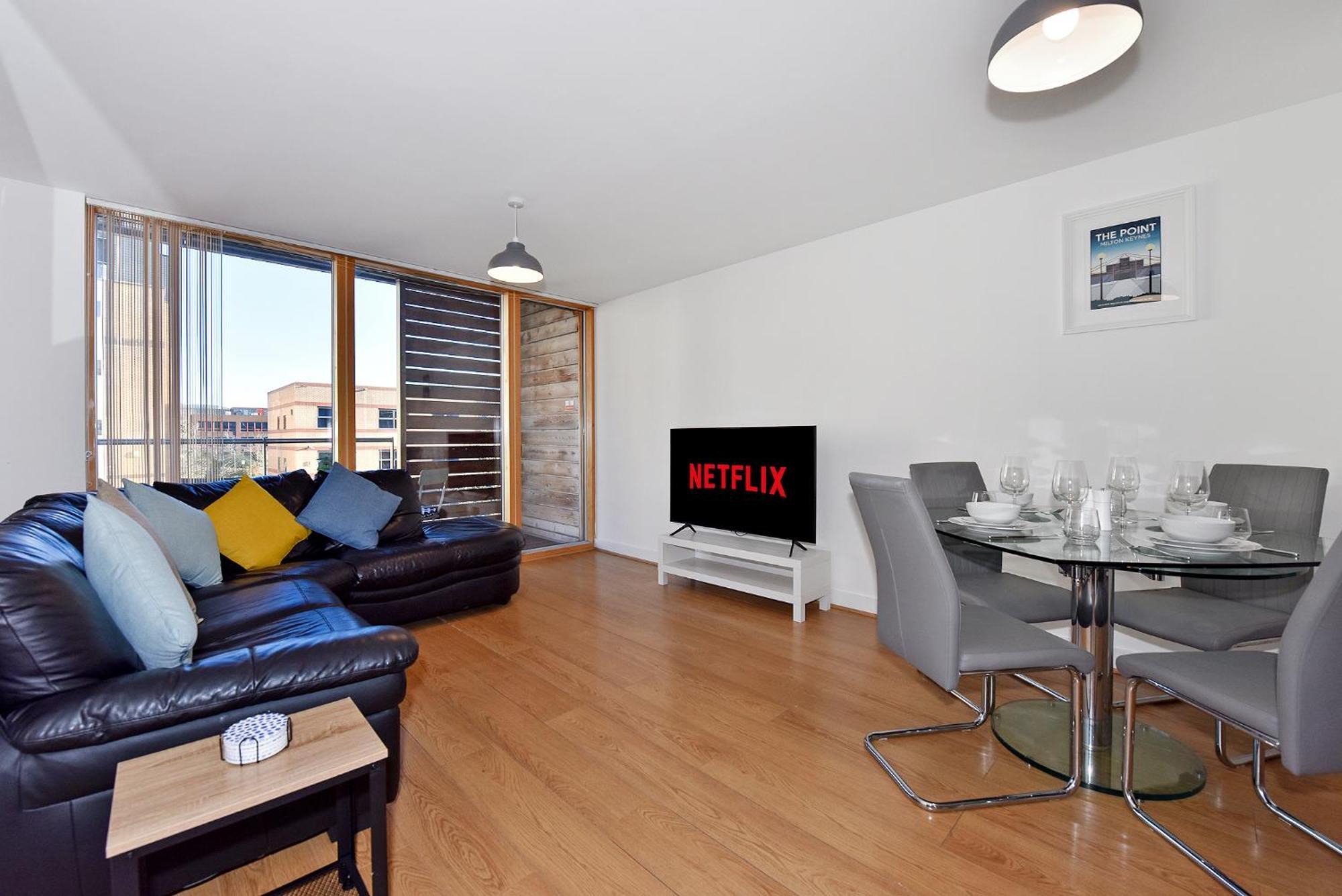 The Vizion Serviced Apartments From Pincott Properties - Free Parking, Private Balcony, And Wifi Мілтон-Кінз Екстер'єр фото