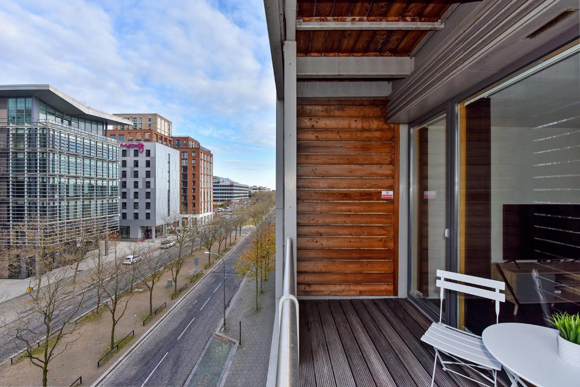 The Vizion Serviced Apartments From Pincott Properties - Free Parking, Private Balcony, And Wifi Мілтон-Кінз Екстер'єр фото