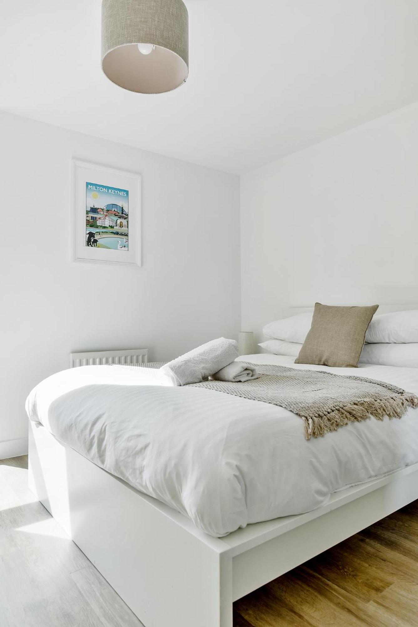 The Vizion Serviced Apartments From Pincott Properties - Free Parking, Private Balcony, And Wifi Мілтон-Кінз Екстер'єр фото