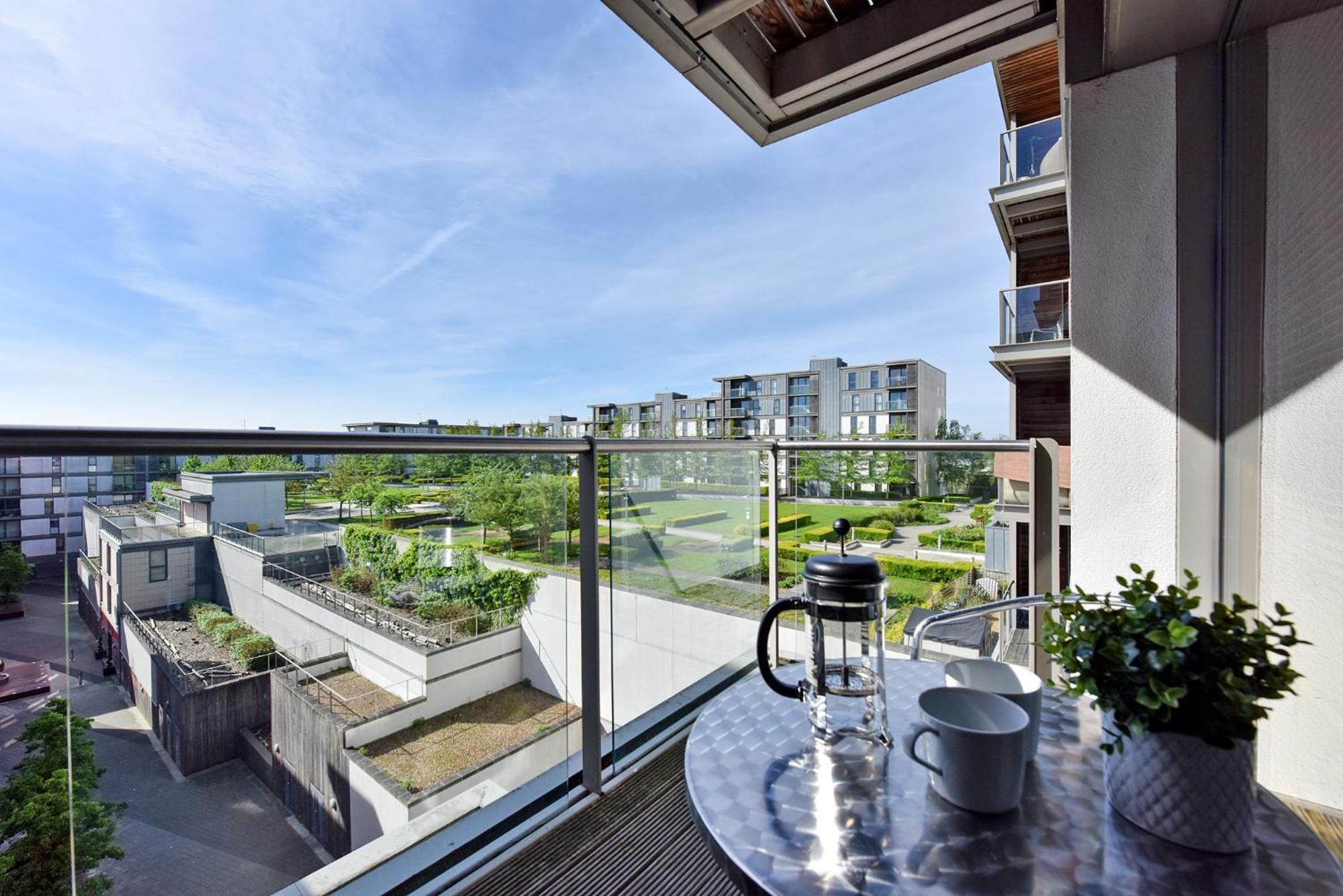 The Vizion Serviced Apartments From Pincott Properties - Free Parking, Private Balcony, And Wifi Мілтон-Кінз Екстер'єр фото