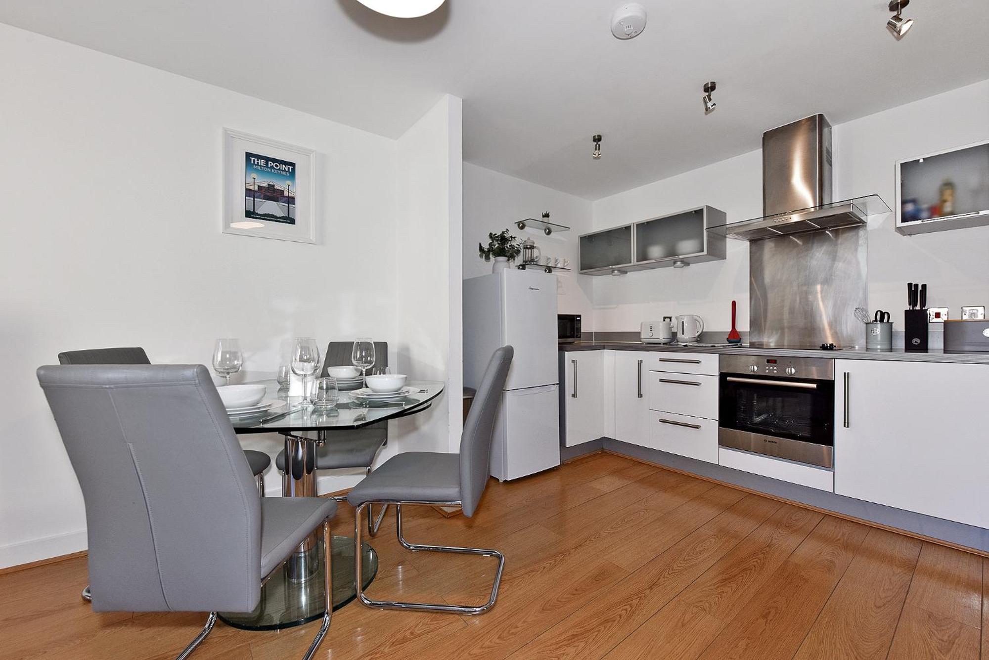 The Vizion Serviced Apartments From Pincott Properties - Free Parking, Private Balcony, And Wifi Мілтон-Кінз Номер фото