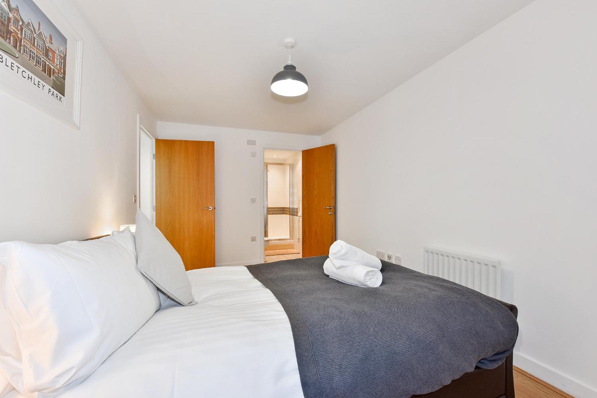 The Vizion Serviced Apartments From Pincott Properties - Free Parking, Private Balcony, And Wifi Мілтон-Кінз Номер фото