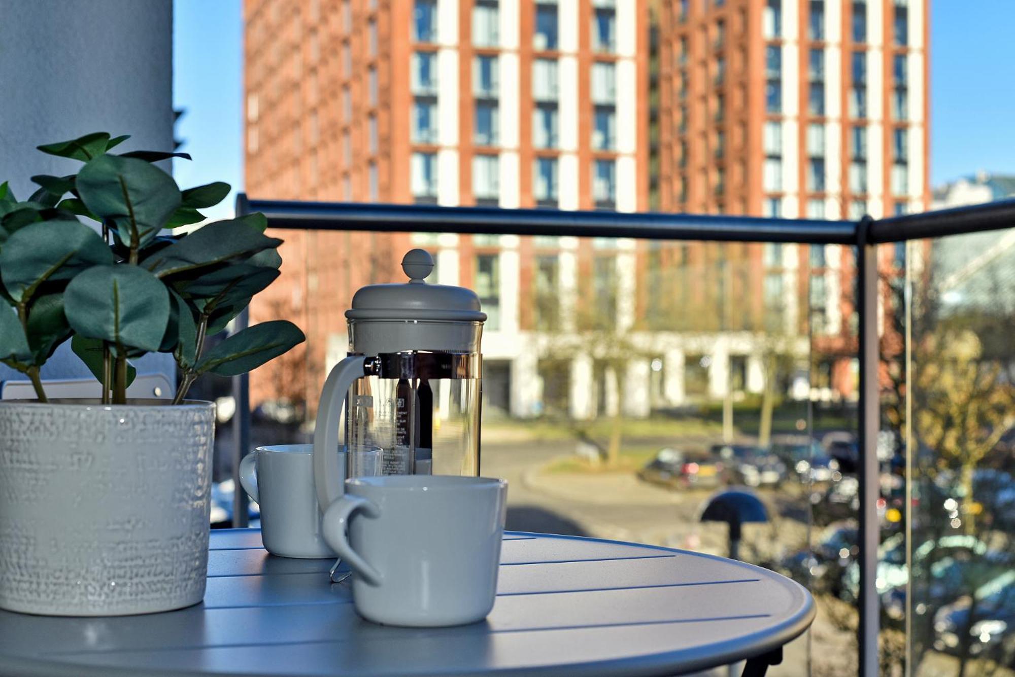 The Vizion Serviced Apartments From Pincott Properties - Free Parking, Private Balcony, And Wifi Мілтон-Кінз Номер фото