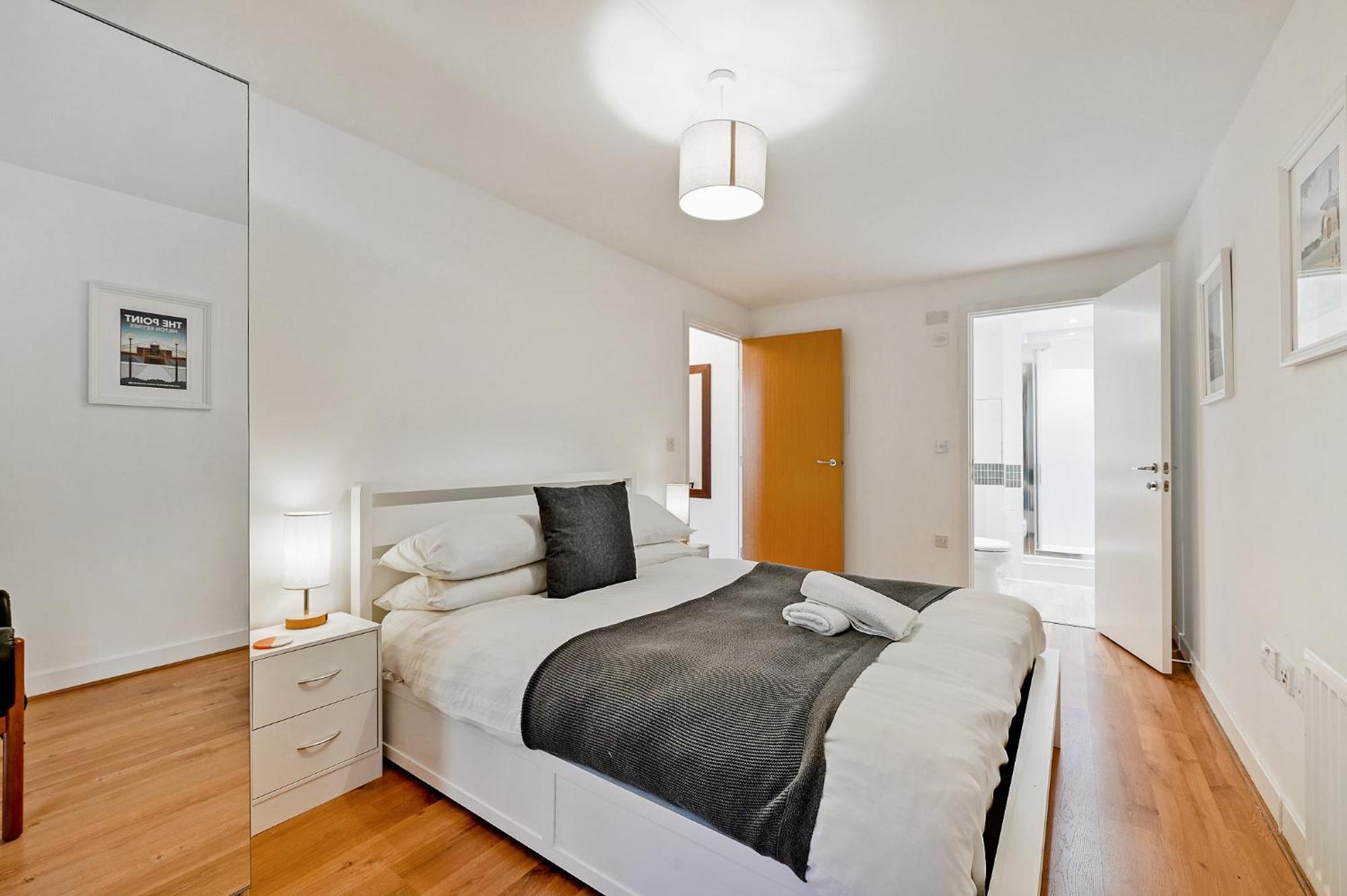 The Vizion Serviced Apartments From Pincott Properties - Free Parking, Private Balcony, And Wifi Мілтон-Кінз Екстер'єр фото