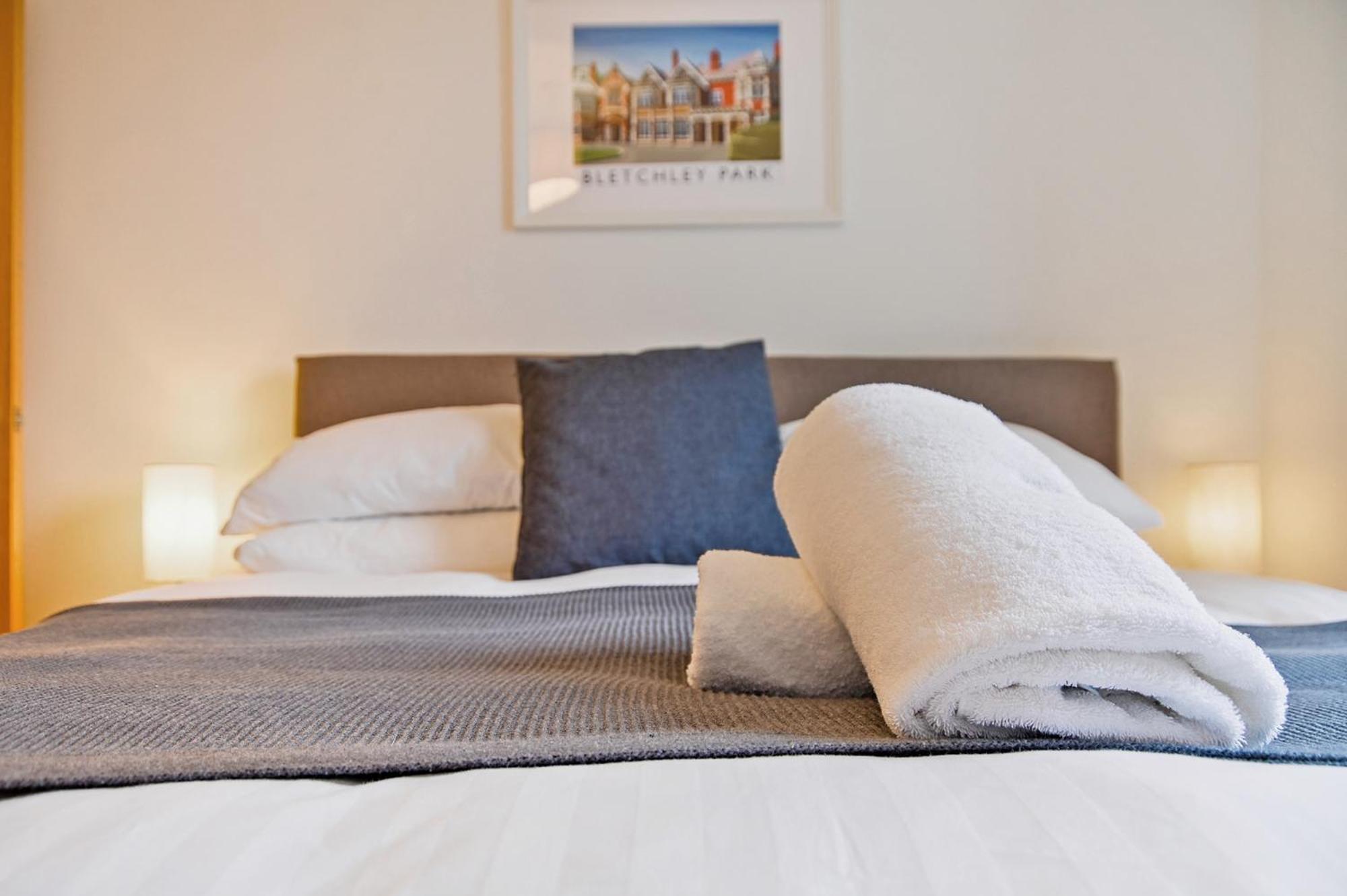 The Vizion Serviced Apartments From Pincott Properties - Free Parking, Private Balcony, And Wifi Мілтон-Кінз Екстер'єр фото